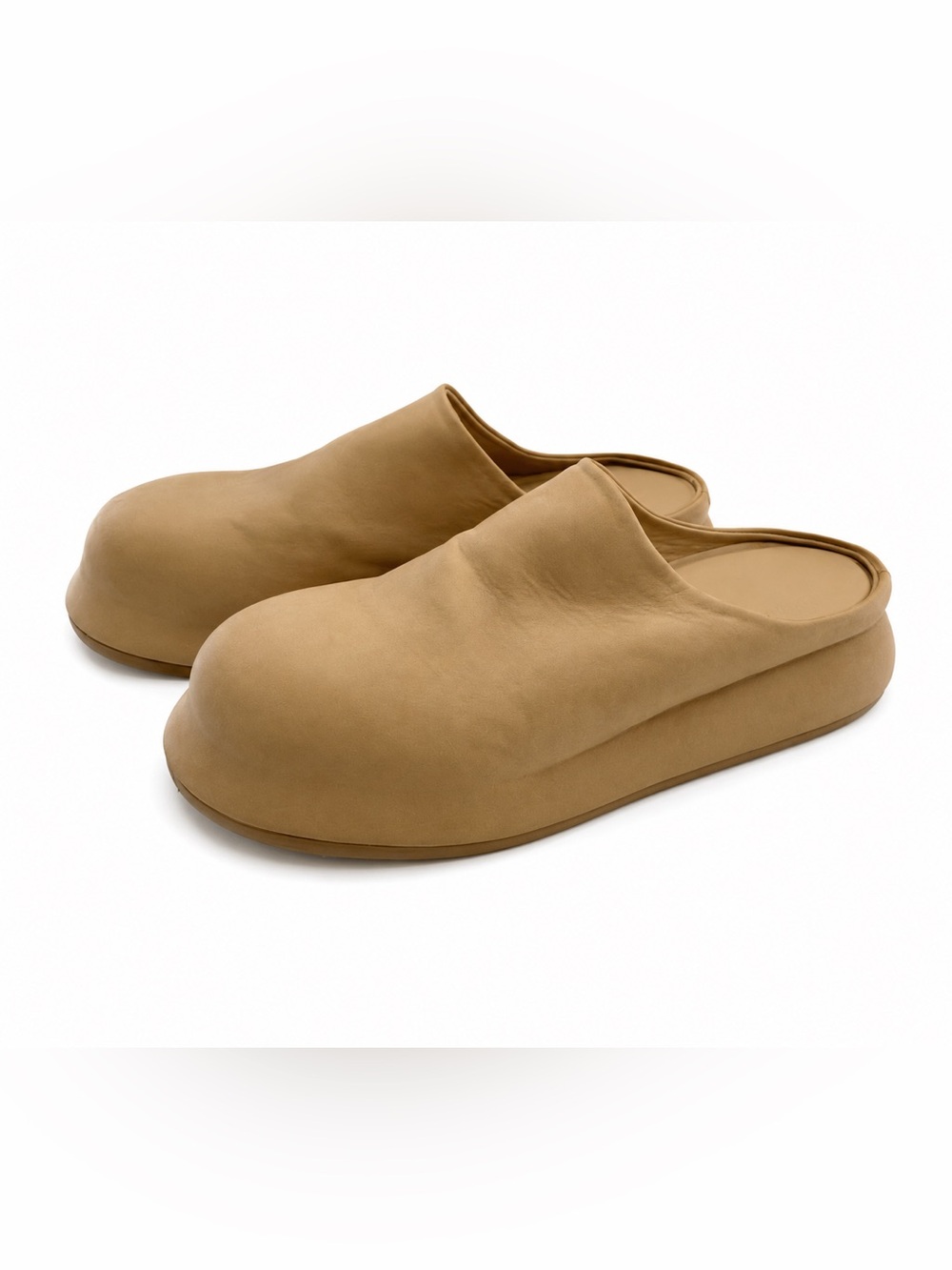 Jacquemus Men's Slip-On Platform Loafers in Tan.Size-44EU, 11 US